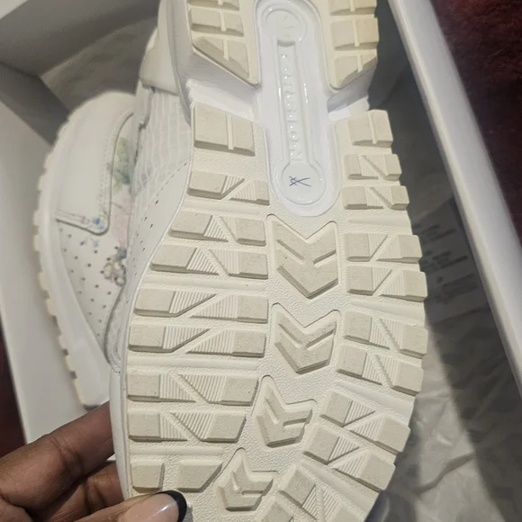 adidas Floral White Sneakers - Picture 3 of 3